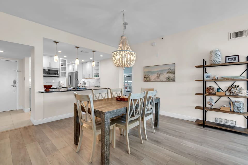 Kitchen/Dining Area
