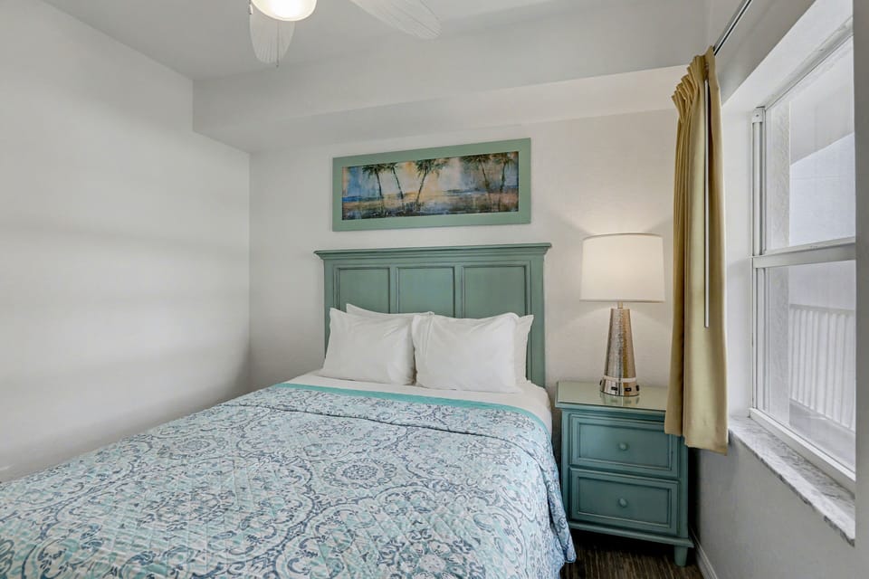 Guest Bedroom with Queen Bed