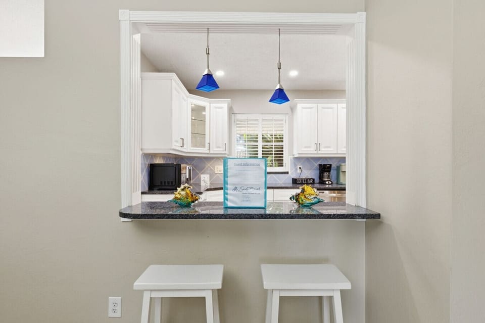 Kitchen Bar Area