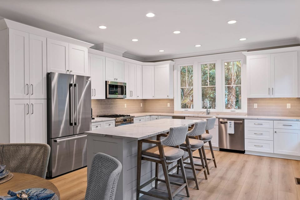 FULLY STOCKED GOURMET KITCHEN