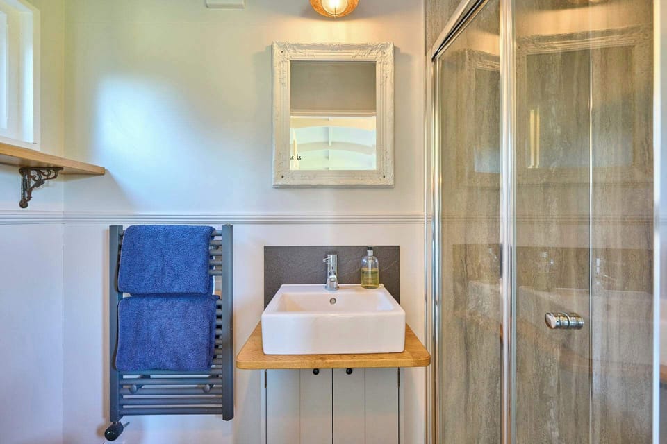 Florence, Marsham - Host & Stay