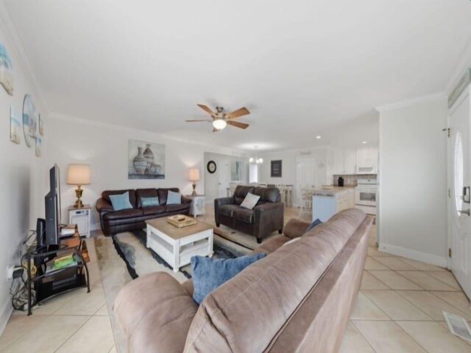 Building, Furniture, Indoors, Living Room, Room