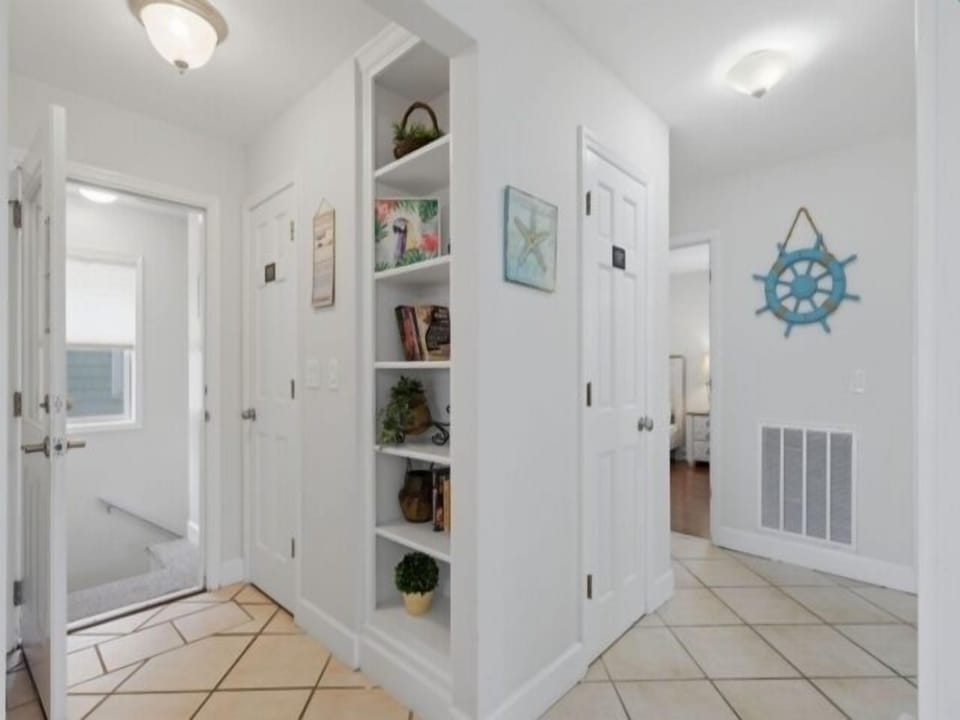 Floor, Flooring, Lamp, Indoors, Painting