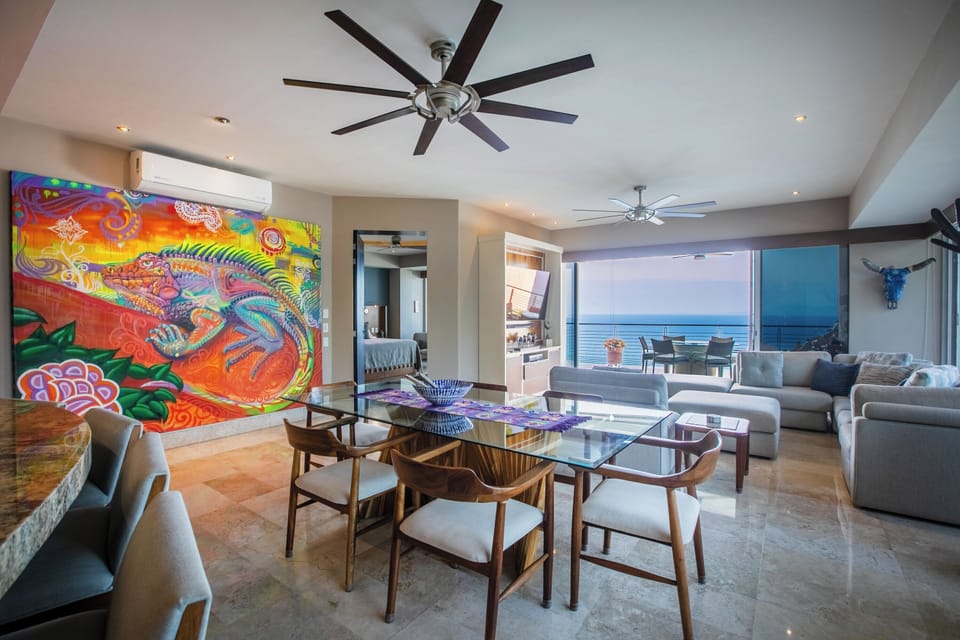 Elegant dining area for 6