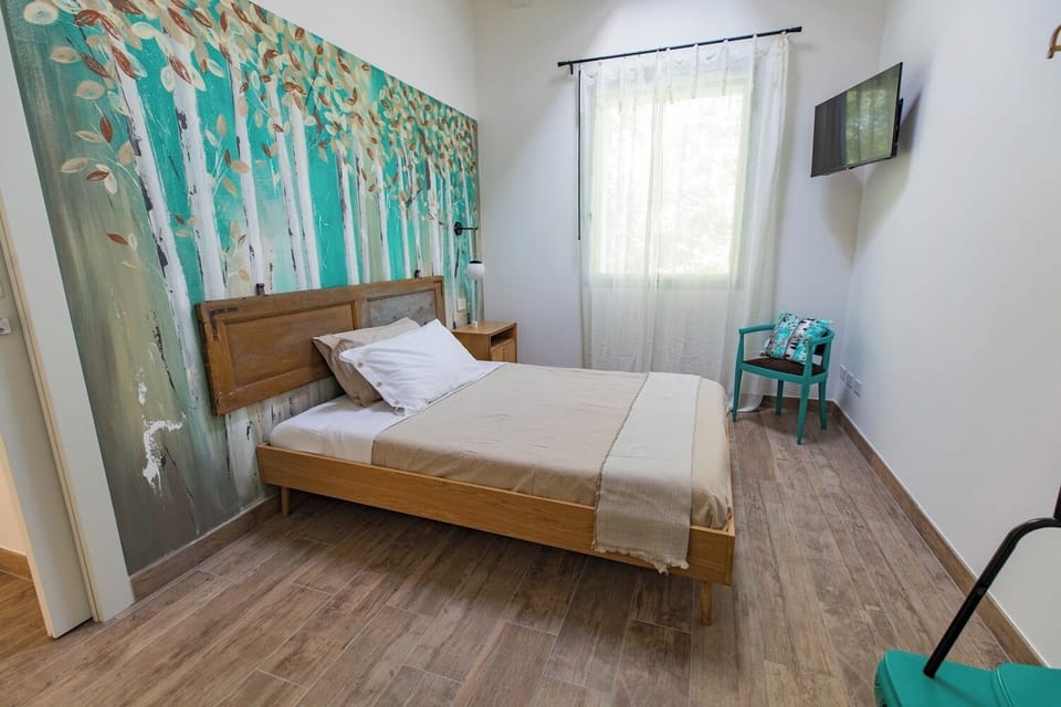 Room, 1 Large Twin Bed, Private Bathroom | WiFi (free)