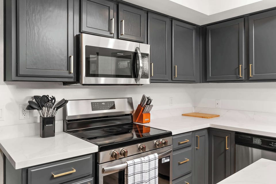 Sure, dining out is fun, but nothing beats your own vacation kitchen! Spacious, stylish, and fully equipped, it’s the perfect recipe for great meals (and even better company).