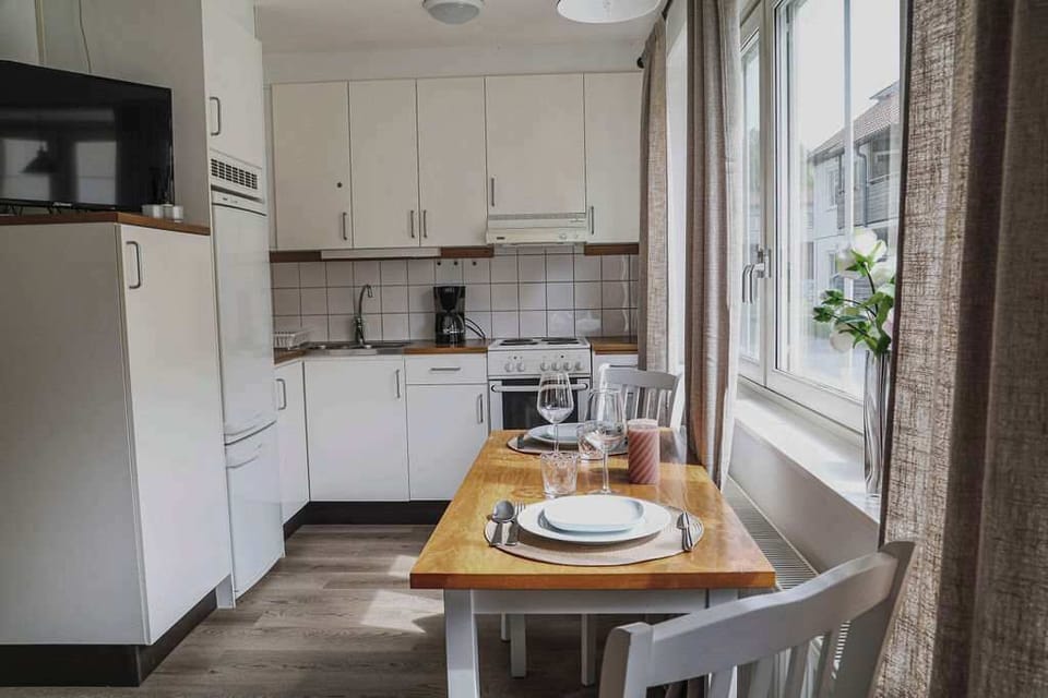 Overview of the kitchen area