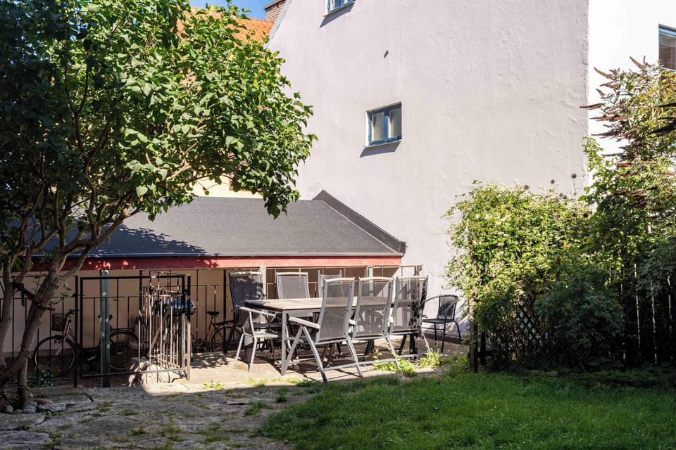 The shared courtyard.