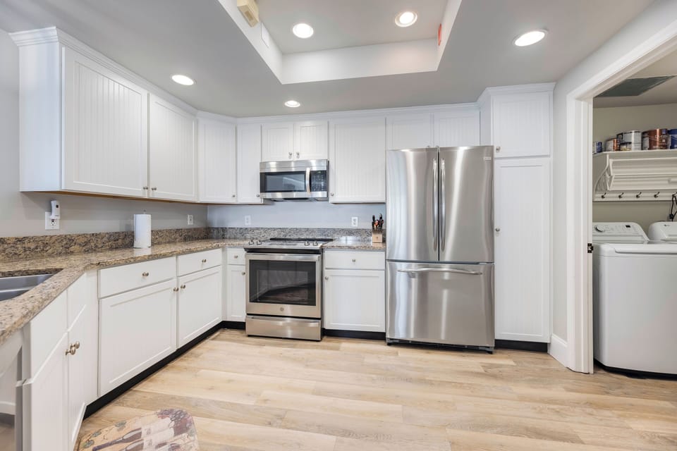 Dining Area and Kitchen at 5103 Hampton Place