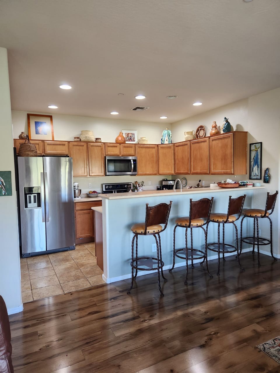 Fully equipped kitchen.