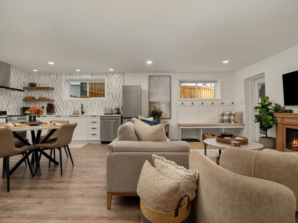 Dimmable, Cozy Ambient Lighting