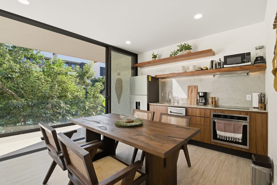 Dining Area & Linear Kitchenette