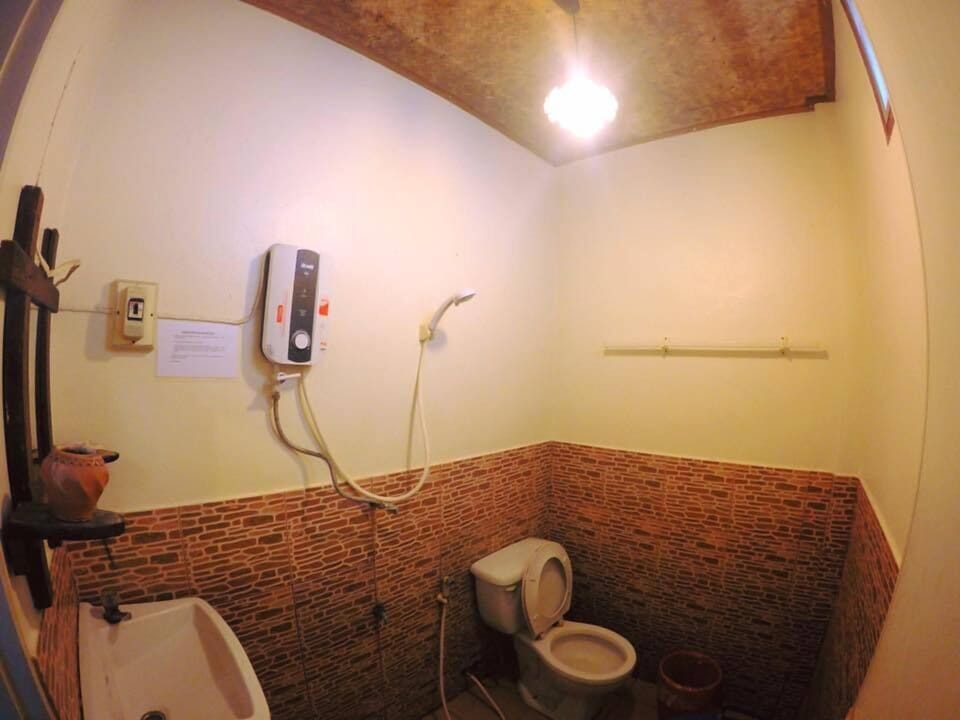 Standard Twin AC | Bathroom | Shower, towels