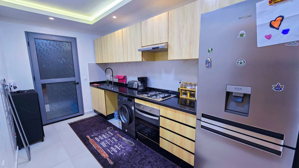 Grand Apartment, 3 Bedrooms, Balcony | Private kitchen | Oven, stovetop, espresso maker, coffee/tea maker