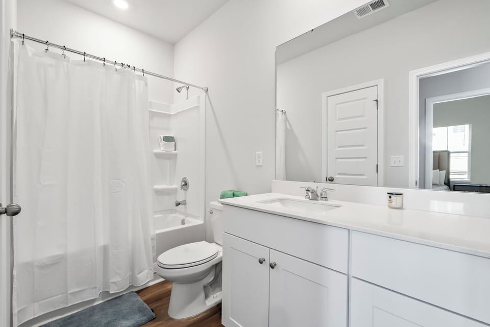 Downstairs full bathroom
