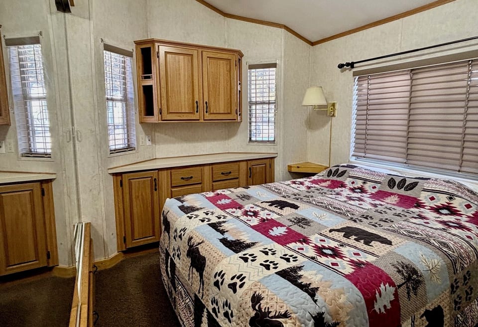Queen Bedroom