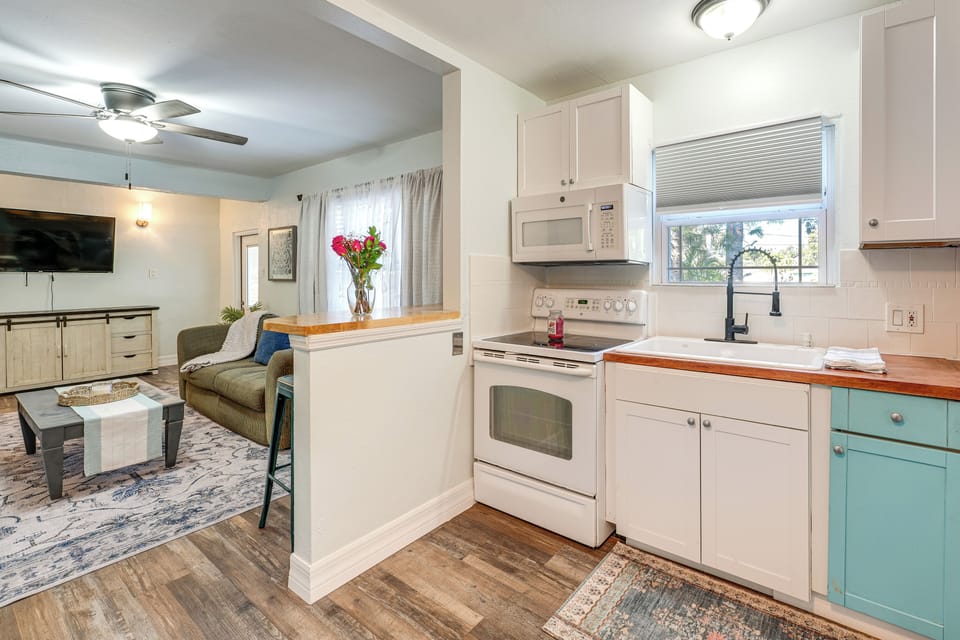Kitchen | Dishware & Flatware