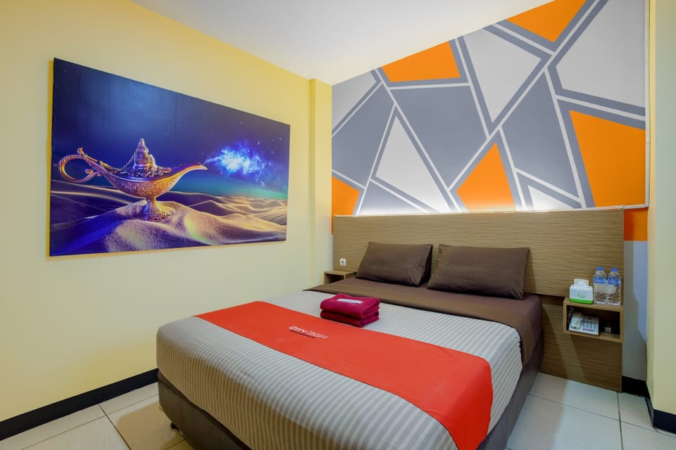Deluxe Room | In-room safe, desk, iron/ironing board, free WiFi