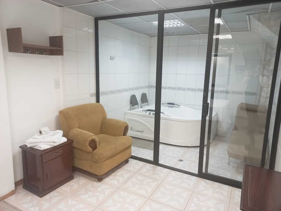 Superior Room, Hot Tub | WiFi (free), bed sheets