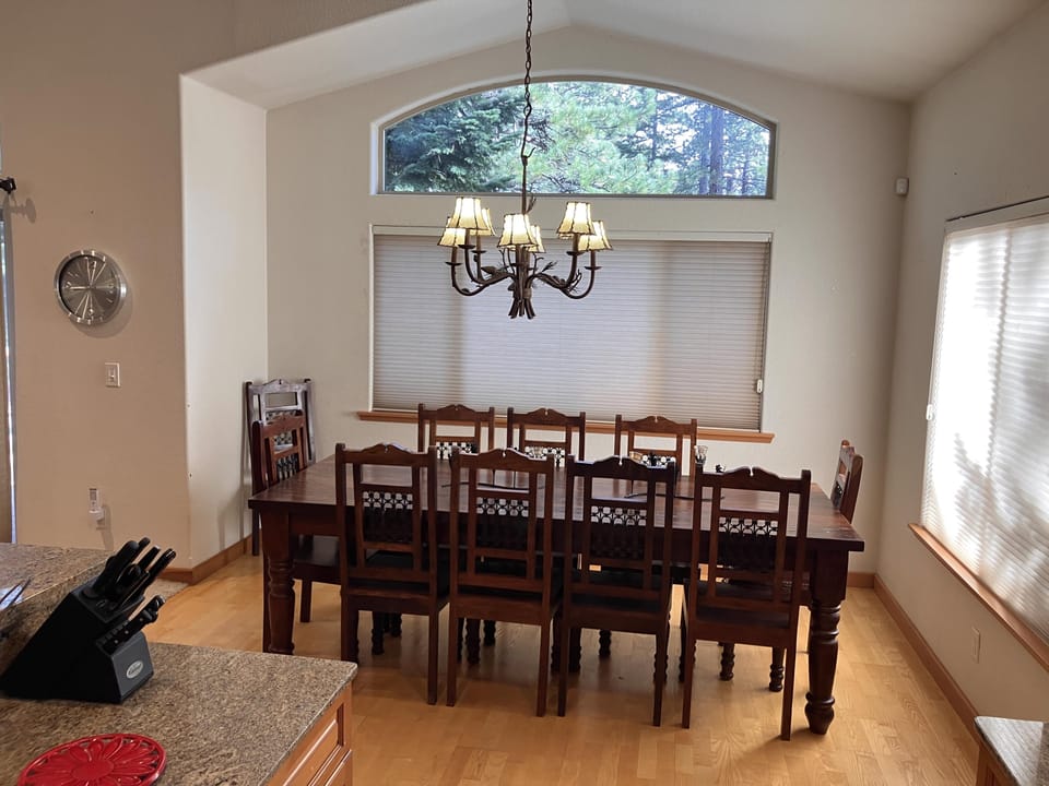 Dining room.