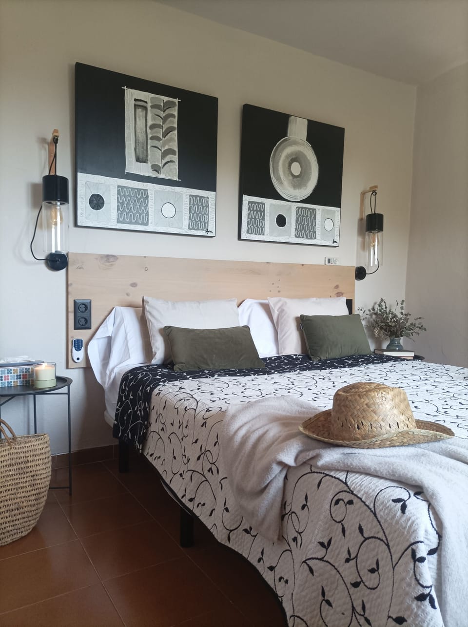 Apartment | Premium bedding, down comforters, individually decorated