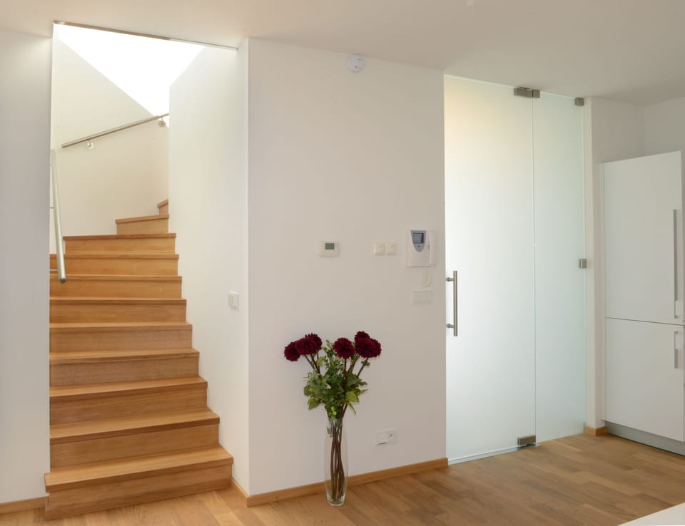 Premier Duplex, 1 Bedroom, Bathtub | Staircase