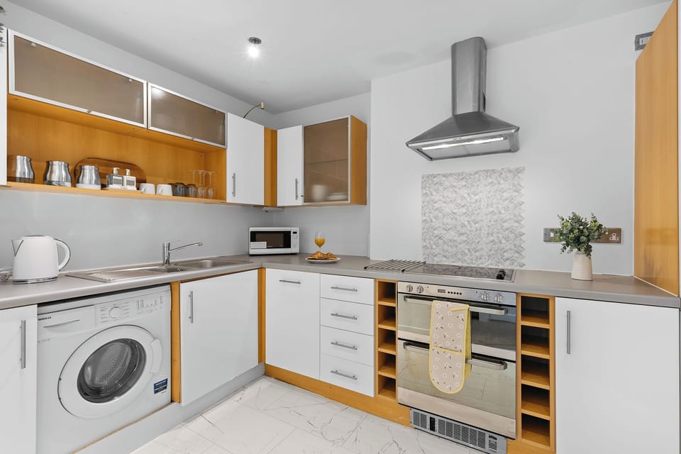 Apartment, 2 Bedrooms, Accessible, City View | Interior