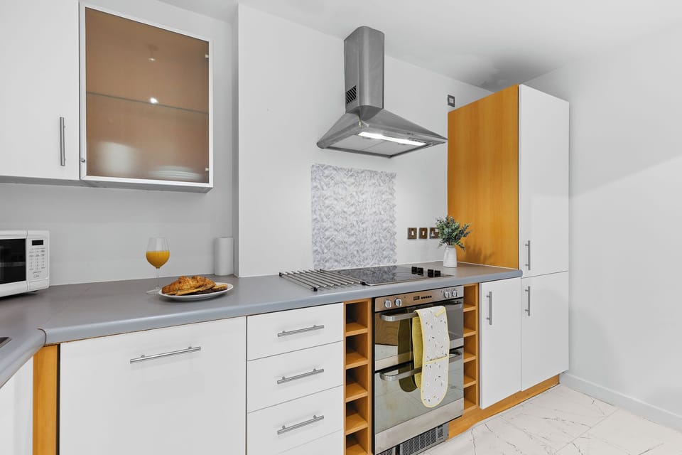 Apartment, 2 Bedrooms, Accessible, City View | Interior
