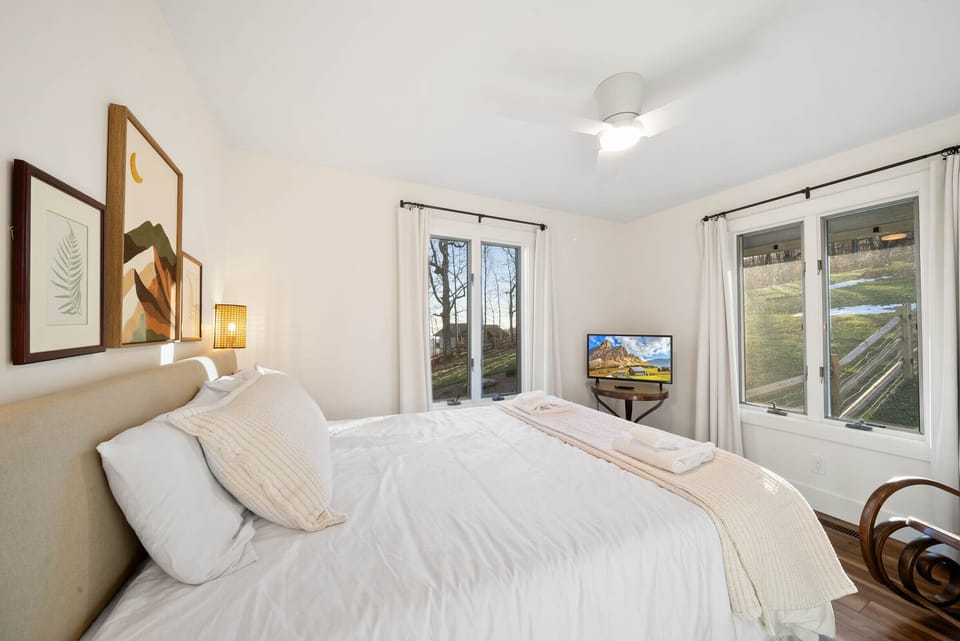 TV in the Queen Bedroom