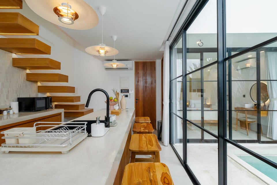 Basic House | Private kitchen | Fridge, microwave, stovetop, toaster