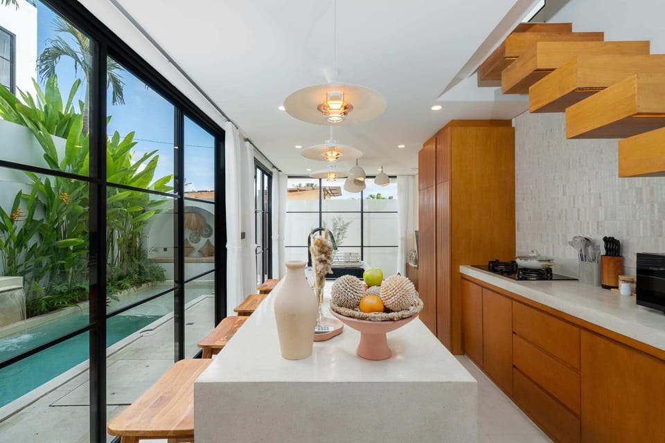 Basic House | Private kitchen | Fridge, microwave, stovetop, toaster