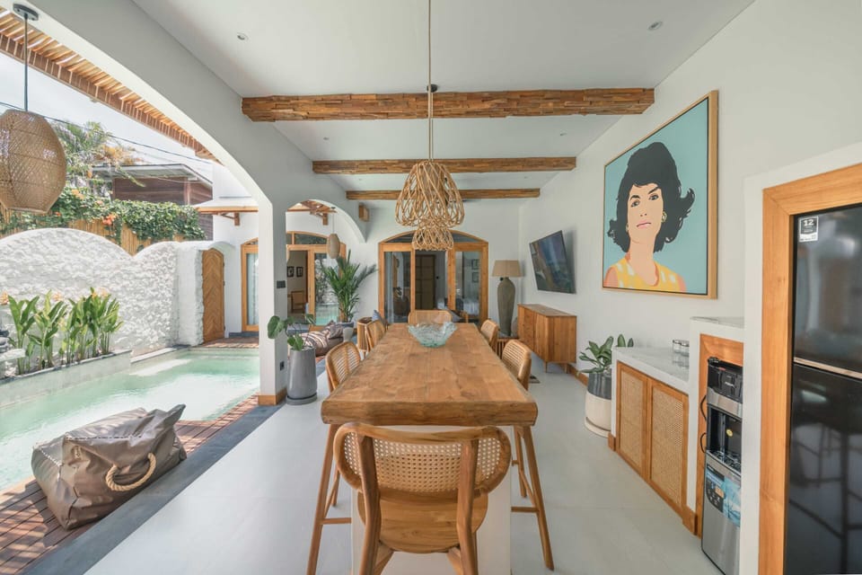Basic Villa | Dining