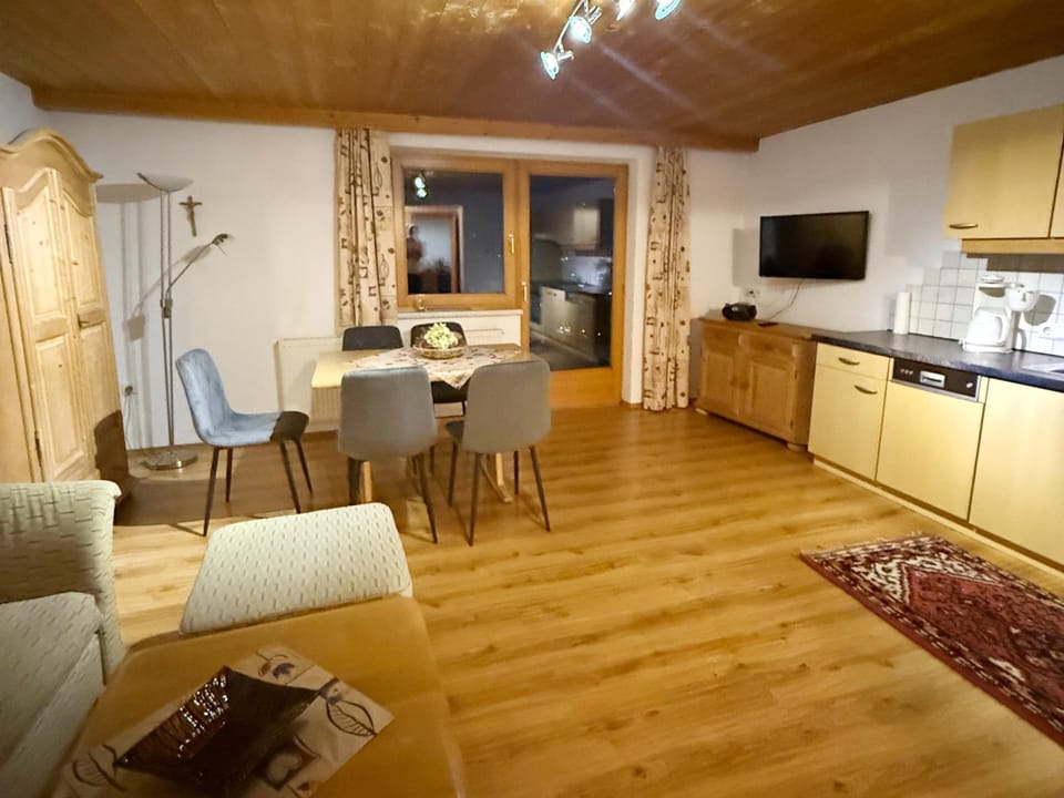 Apartment | Living room