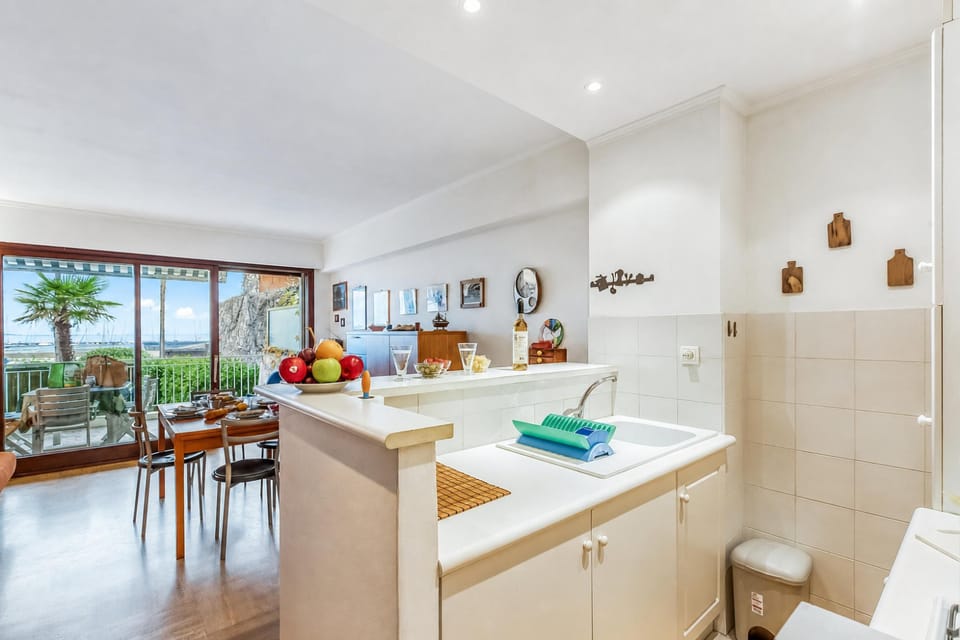 Kitchen and dining area