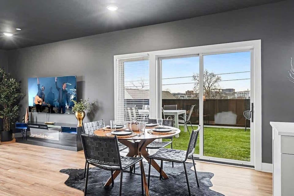 Dining area with seating for 6 guests.