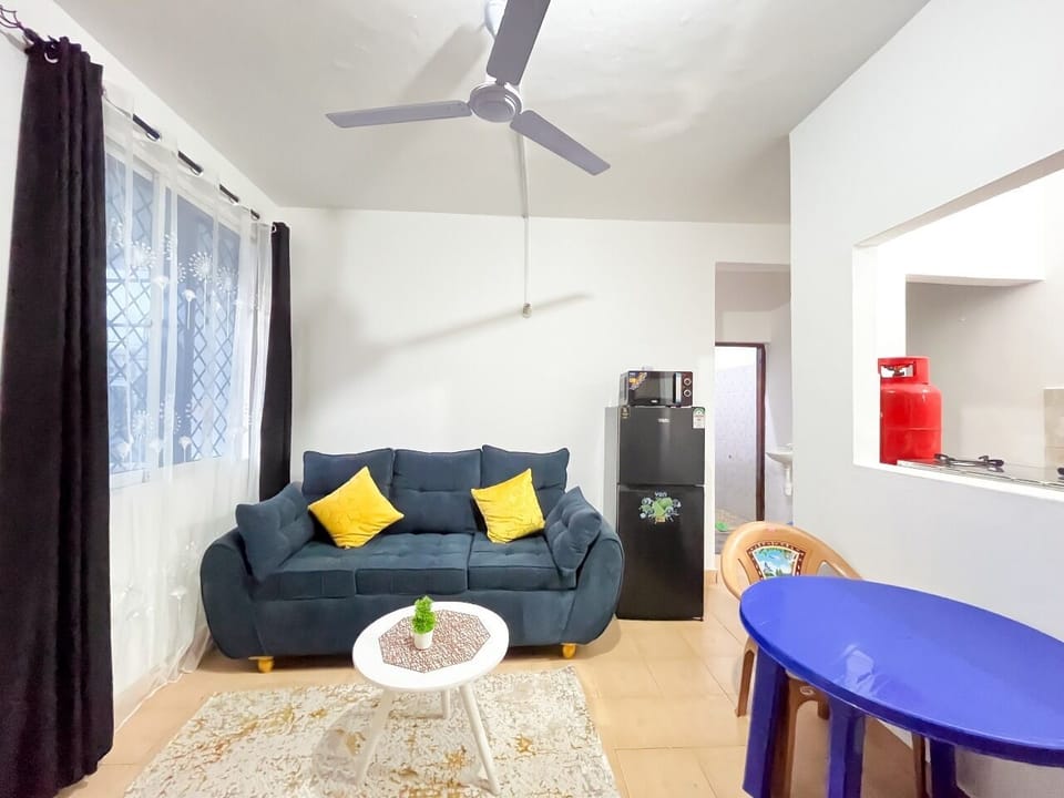 Economy Apartment, Balcony, City View | Iron/ironing board, free WiFi