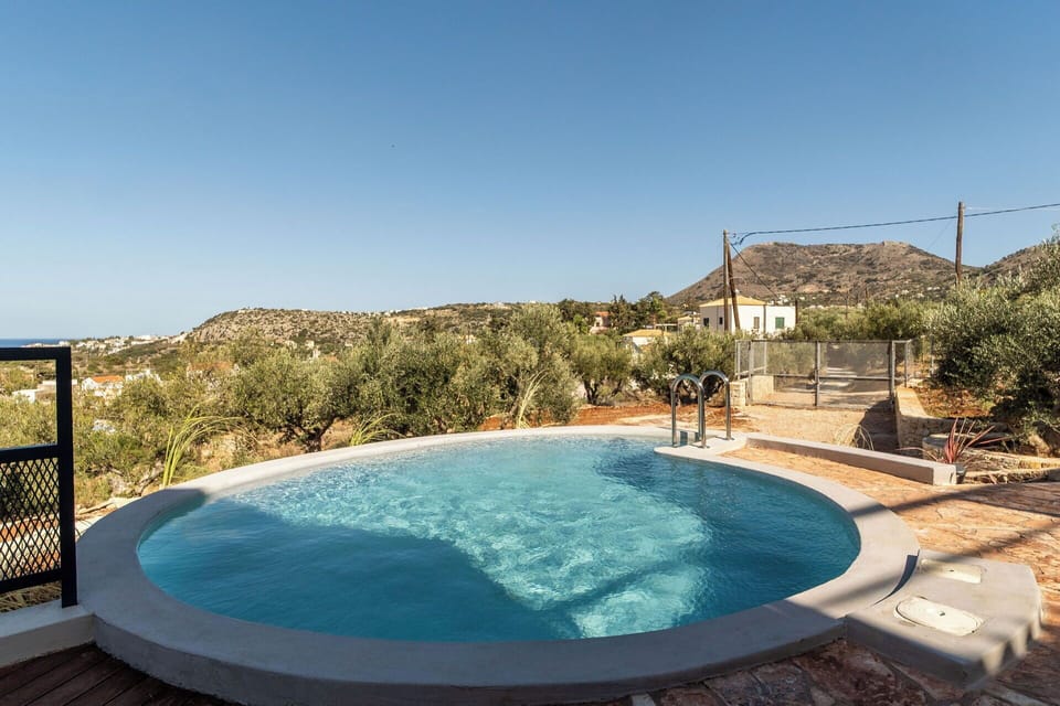 Building Exterior, Outdoor, Pool