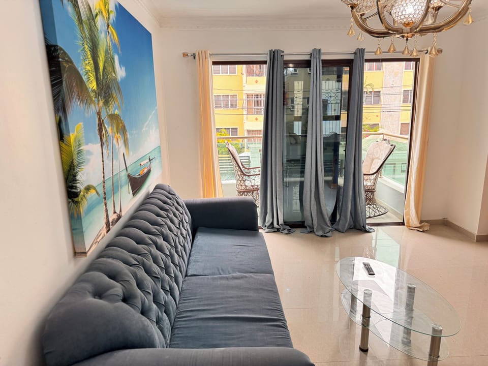 Apartment, 4 Bedrooms, Smoking, Balcony | Living room