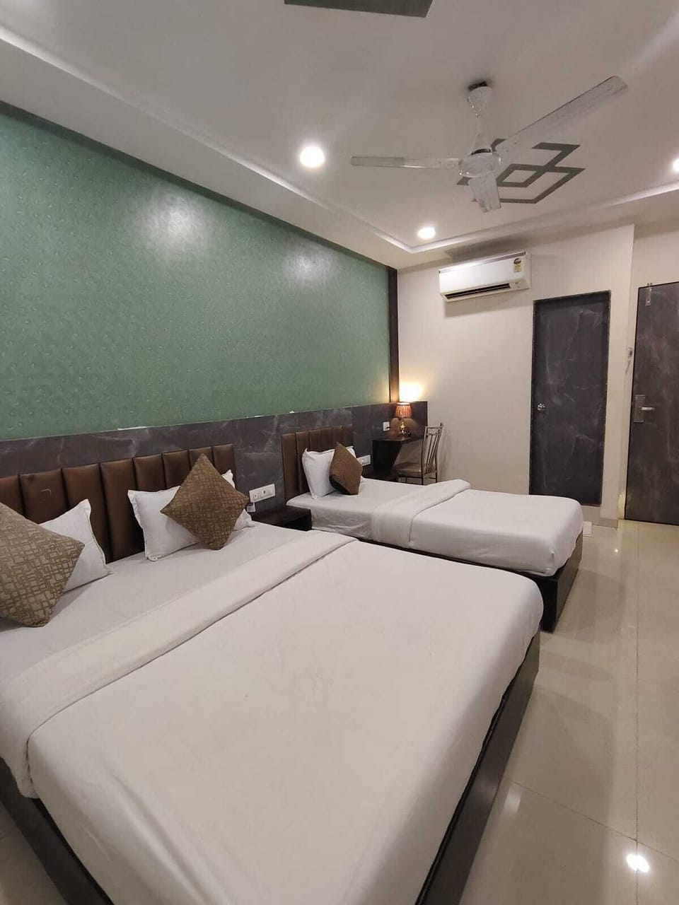 Deluxe Triple Room | Free WiFi