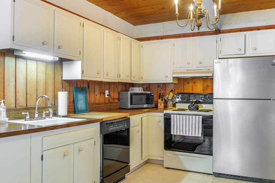 Kitchen | 1st Floor