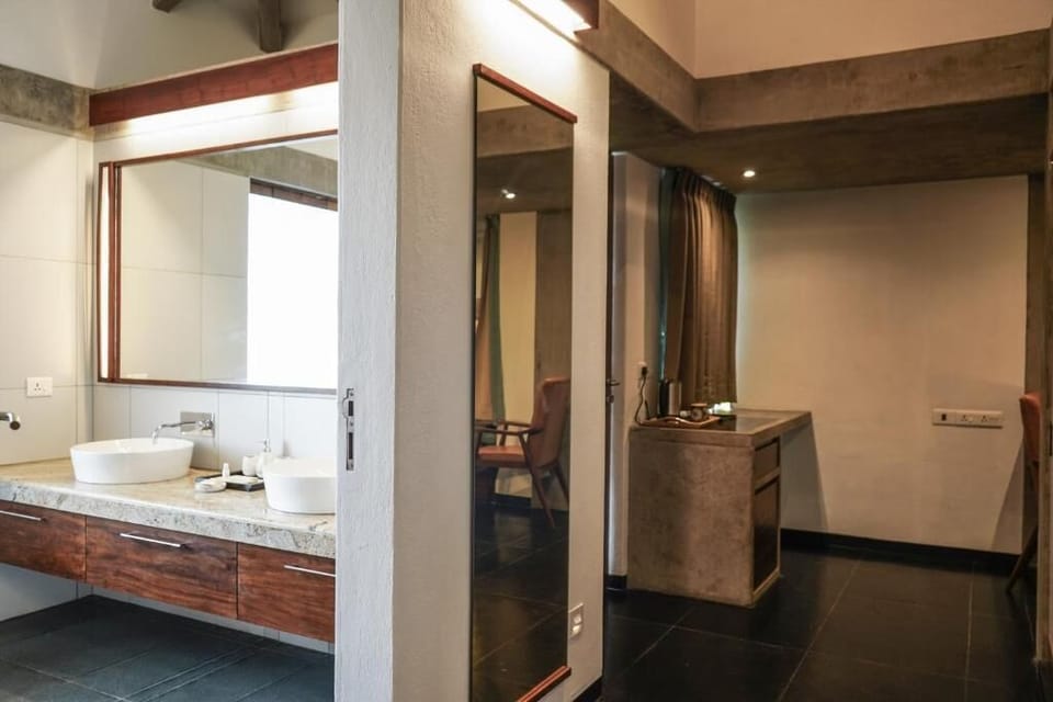 Double Room, Pool View | Bathroom | Shower, free toiletries, slippers, towels