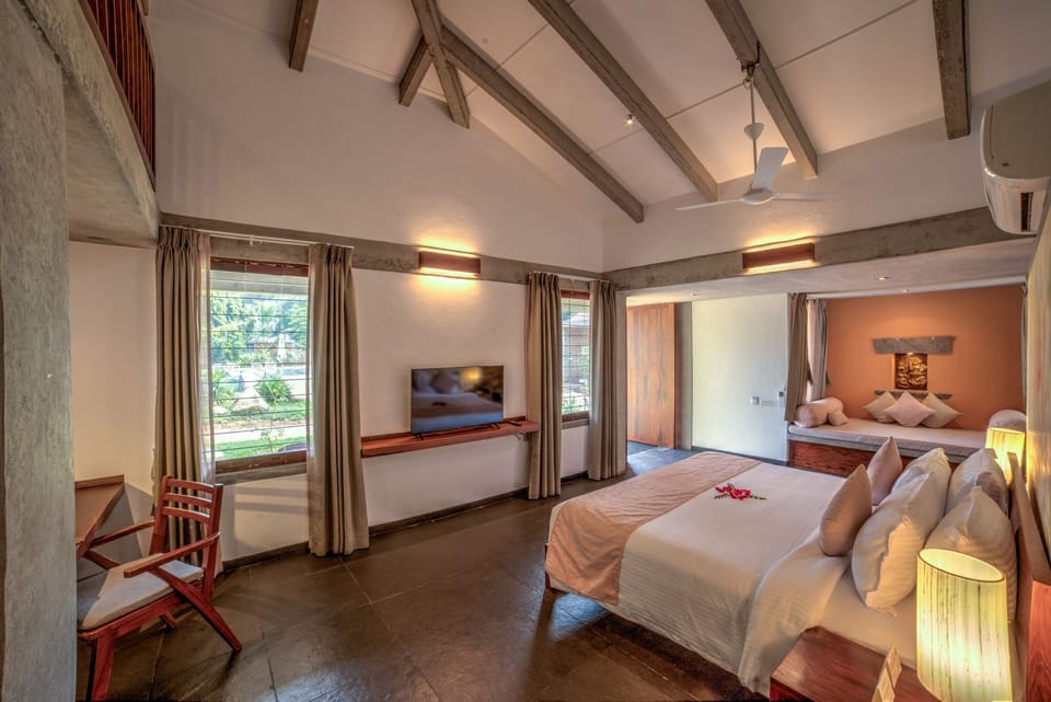 Superior Double Room | Desk, laptop workspace, soundproofing, bed sheets