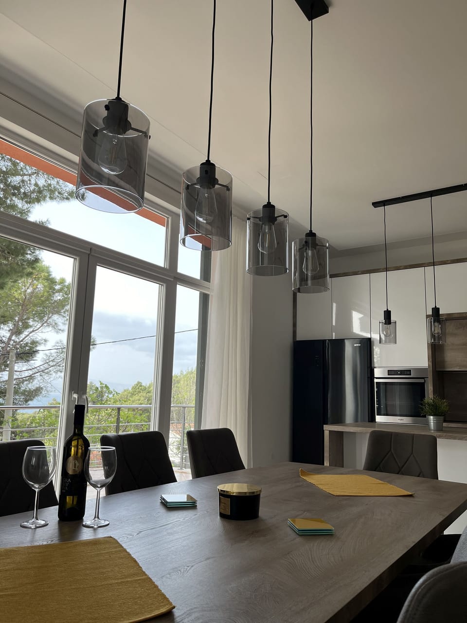 House | Private kitchen | Fridge, microwave, oven, stovetop