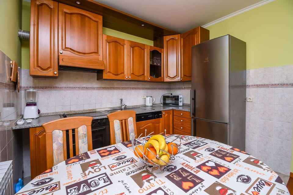Apartment (A1) | Private kitchen | Fridge, microwave, oven, stovetop