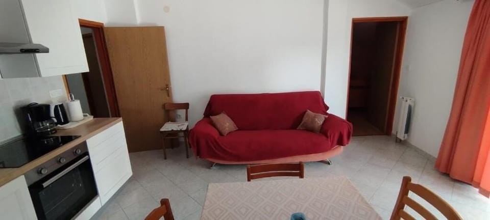 Apartment (A1) | Private kitchen | Fridge, oven, stovetop, dishwasher