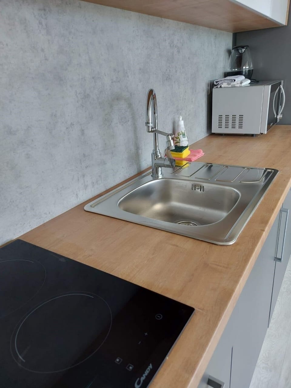 House | Private kitchen | Fridge, microwave, oven, stovetop