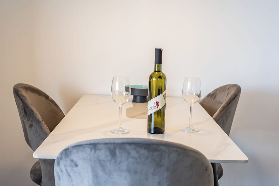 Apartment (A1) | Dining