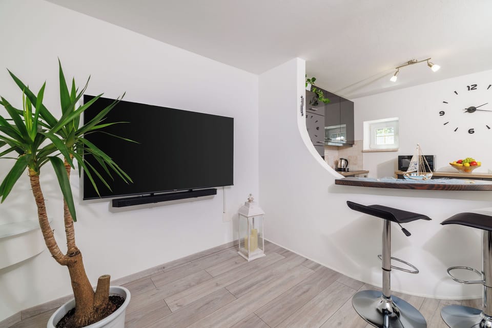 Apartment (A1) | Dining