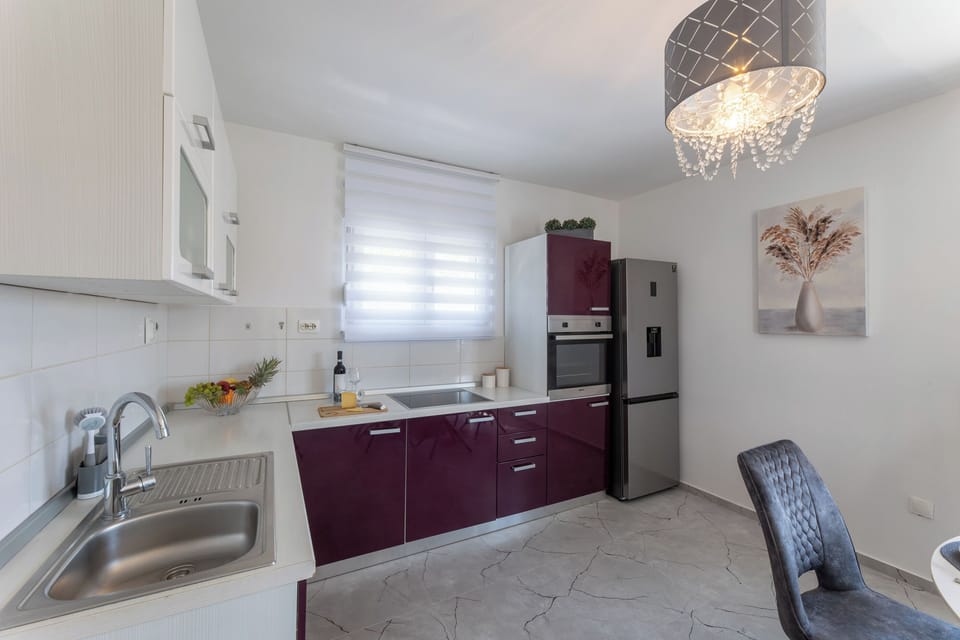 Apartment (A1) | Private kitchen | Fridge, oven, stovetop, dishwasher