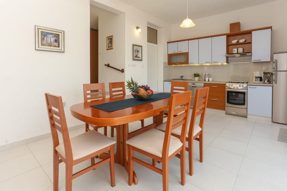 House | Dining
